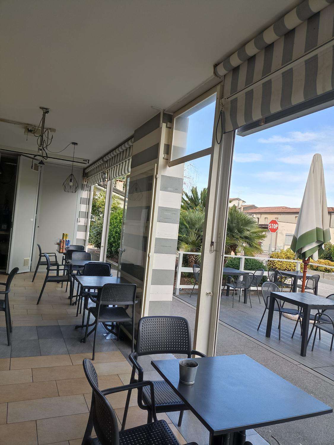 Azienda in vendita: Vendesi attività di bar con cucina, patentino tabacchi. a Campodoro - Bar Tabacchi - Immagine principale