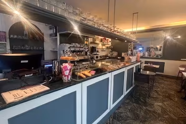 Azienda in vendita: piazza centrale con elevato trasito pedonale,Posizione strategica a Cernusco sul Naviglio - Bar - Immagine principale