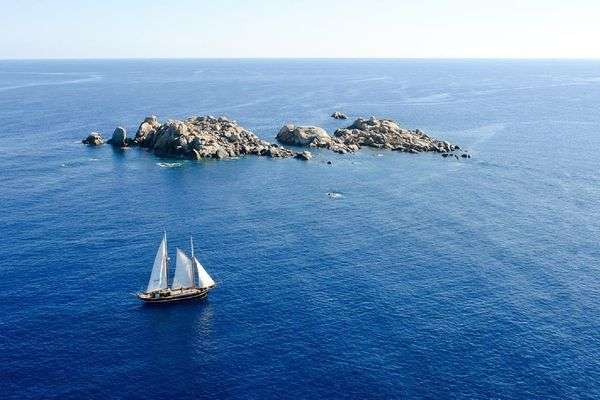 Azienda in vendita: Società di crociere giornaliere in Sardegna sud Orientale a Villasimius - Servizi turistici - Immagine principale