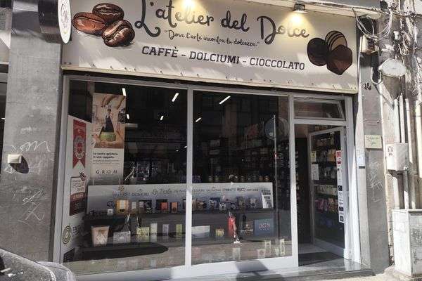 Azienda in vendita: Cedesi attivita' di caffè dolciumi e cioccolato a Bari a Bari - Pasticcerie - Immagine principale