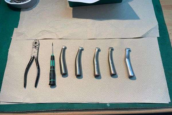 Azienda in vendita: Vendesi attività di riparazion e e vendita settore dentale.  a Manduria - Apparecchiature Mediche - Immagine principale