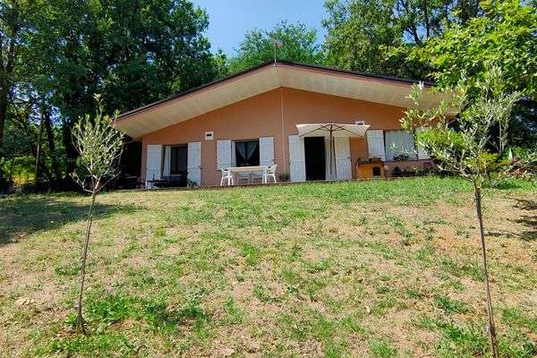 Azienda in vendita: VENDO CAMPEGGIO CON CASA LOFT CON PERMESSO DI RESIDENZA PRIMARIA
 a Castell'Arquato - Servizi turistici - Immagine principale