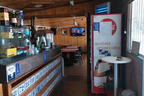 Azienda in vendita: Vendo attività di bbar somministrazione alimenti e bevande  a Vasto - Bar - Immagine principale