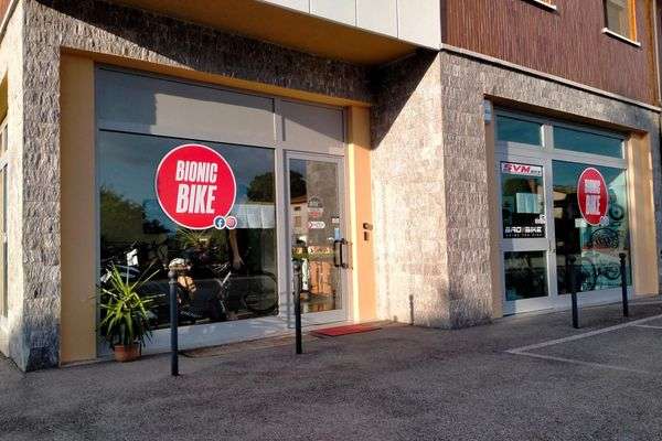 Azienda in vendita: ATTIVITÀ VENDITA E-BIKE E ASSISTENZA a Povoletto - Cicli e Biciclette - Immagine principale