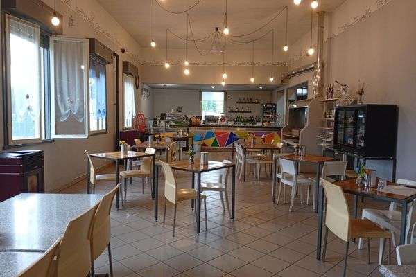 Azienda in vendita: Cedesi attività Pizzeria Trattoria Bar a Sandigliano - Pizzerie - Immagine principale