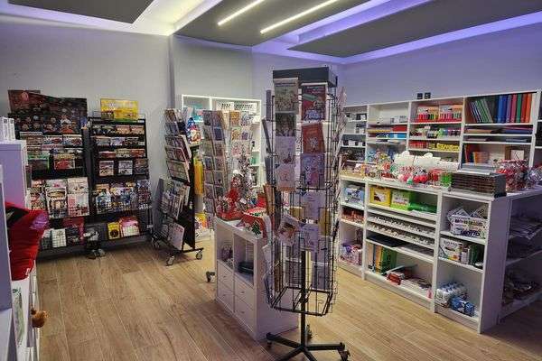 Azienda in vendita: Cartoleria-edicola-articoli regalo-libri scolastici-Amazon-Inpost a Settimo Milanese - Edicole - Immagine principale