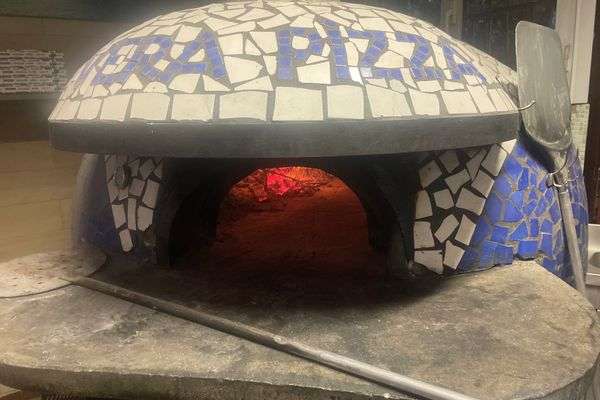 Azienda in vendita: Pizzeria avviata con forno a legna e 100 coperti in vendita a Novi Ligure - Pizzerie - Immagine principale