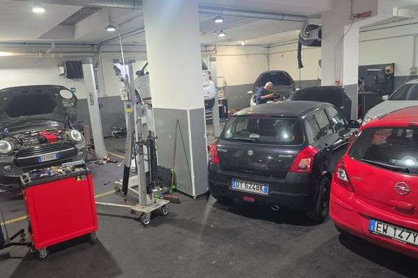 Azienda in vendita: Attività di officina meccanica  a Roma - Automotive - Immagine principale