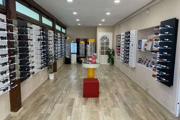 Azienda in vendita: Ottica a Marina di Campo Isola d’Elba a Campo nell'Elba - Ottica - Immagine principale