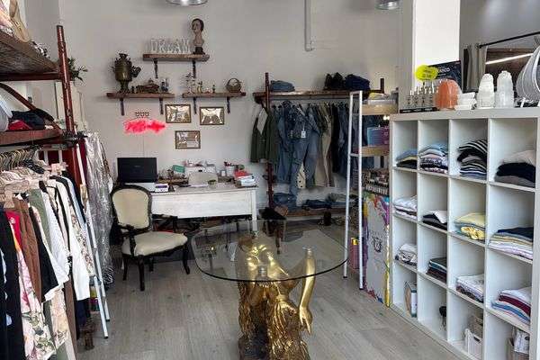 Azienda in vendita: Abbigliamento donna pronto moda  a Reggio Emilia - Negozi - abbigliamento - Immagine principale