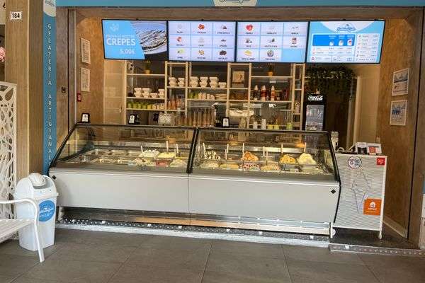 Azienda in vendita: Gelateria artigianale attrezzata in vendita a Riccione a Riccione - Attività artigianali e professionali - Immagine principale