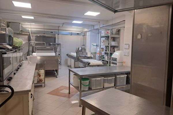 Azienda in vendita: PRODUZIONE FROZEN PASTICCERIA E ROSTICCERIA  a Napoli - Pasticcerie - Immagine principale