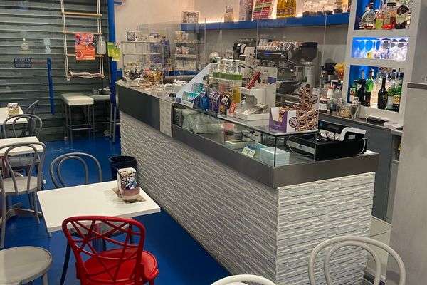 Azienda in vendita: Bar Caffetteria in centro storico Seregno a Seregno - Bar - Immagine principale