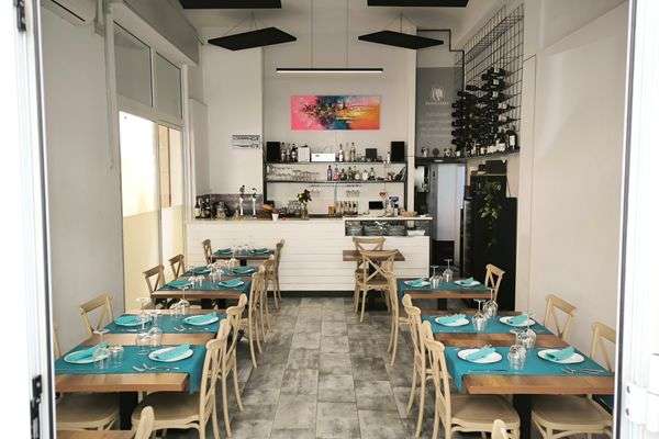 Azienda in vendita: Ristorante recentemente ristrutturato con veranda e vicoletto. a Siracusa - Ristoranti - Immagine principale