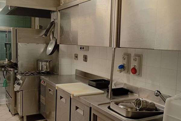 Azienda in vendita: Attività di macelleria, gastronomia  a Castagnito - Macellerie - Immagine principale