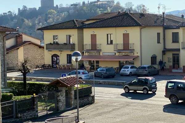 Azienda in vendita: Bar Tabacchi Slot Poppi SR70 | Aggi €270k | Parcheggio Privato a Poppi - Bar Tabacchi - Immagine principale