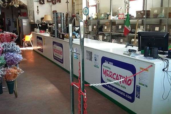 Azienda in vendita: Attività vendita di oggetti usati della catena MERCATINO FRANCHIS a Savigliano - Mobili e Arredamento - Immagine principale