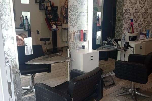Azienda in vendita: Acconciature Torino Cenisia,Locale Rinnovato, Pronto Subito a Torino - Parrucchieri - Immagine principale