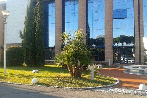 Azienda in vendita: Attivita' commerciale   a Massa - Altro - Immagine principale