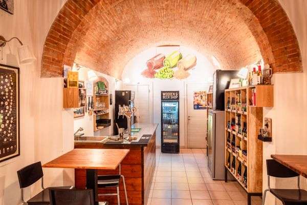 Azienda in vendita: Beer shop in centro città / attività ben avviata e consolidata a Grosseto - Altro - Immagine principale