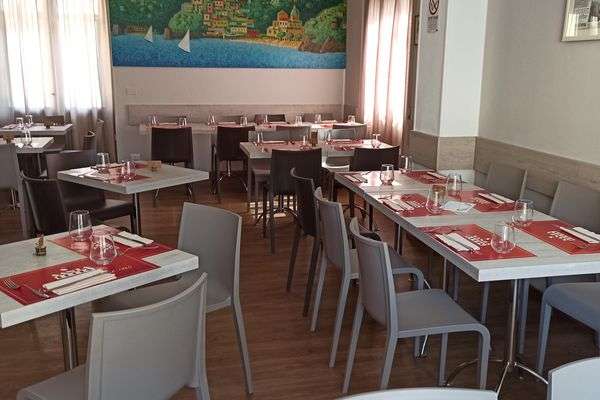 Azienda in vendita: Attività di ristorazione pizzeria friggitoria attività storica  a Mortara - Pizzerie - Immagine principale