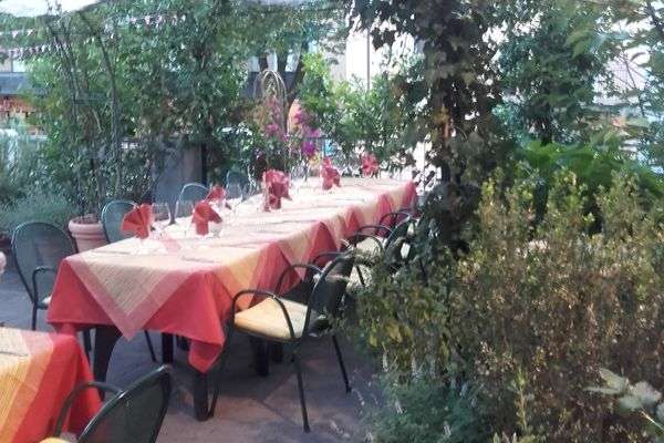 Azienda in vendita: Vendiamo nella splendida valle del Taro hotel con 24 camere.  a Bedonia - Hotel - Immagine principale