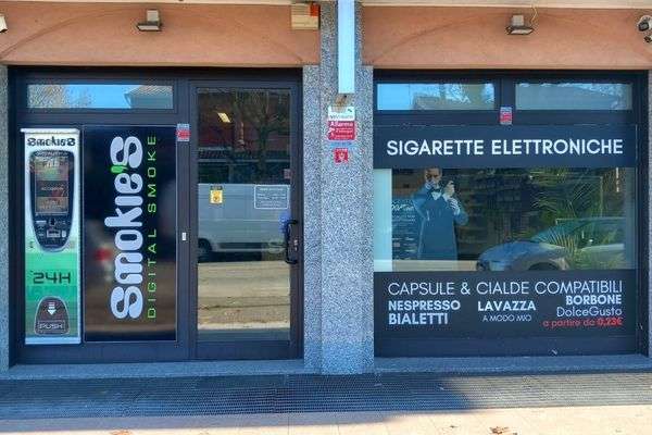 Azienda in vendita: Cedesi Negozio Svapo Avviato con Clientela Fidelizzata – Bareggio a Bareggio - Tabaccherie - Immagine principale