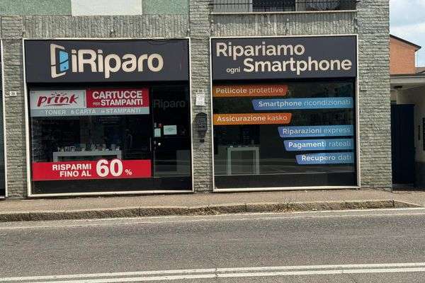 Azienda in vendita: Negozio riparazione smartphone e vendita consumabili stampa a Parabiago - Elettronica di consumo - Immagine principale