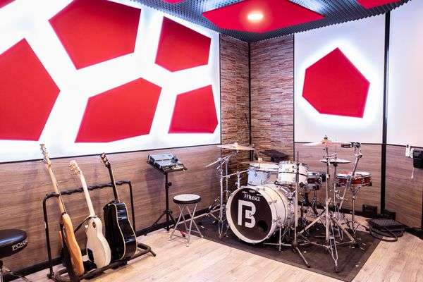 Azienda in vendita: LL Studio SRL cede quote, marchio Take Away Studios registrato a Modena - Arte e intrattenimento - Immagine principale