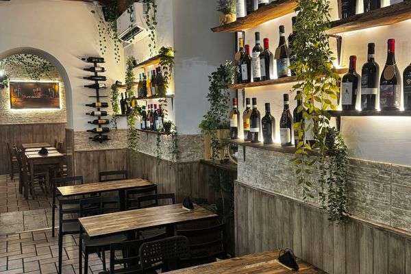 Azienda in vendita: 
Attività Civitavecchia - Caffetteria, Cocktail Bar Ristorazione a Civitavecchia - Ristoranti - Immagine principale