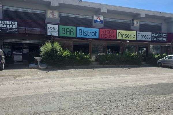 Azienda in vendita: Ariccia: cessione ristorante avviato, 1.200 mq, €270.000 a Ariccia - Affittacamere - Immagine principale