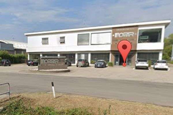Azienda in vendita: Edificio con 12 vetrine su super strada per san marino  a Rimini - Mobili e Arredamento - Immagine principale