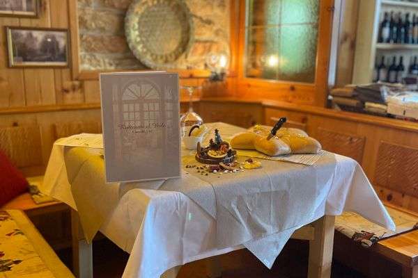 Azienda in vendita: Vendesi ristorante ben avviato in luogo stupendo con appartamento a Levico Terme - Ristoranti - Immagine principale