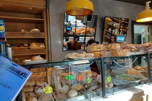 Azienda in vendita: Attività di panificazione con rivendita e somministrazione a Roma - Panetterie - Immagine principale