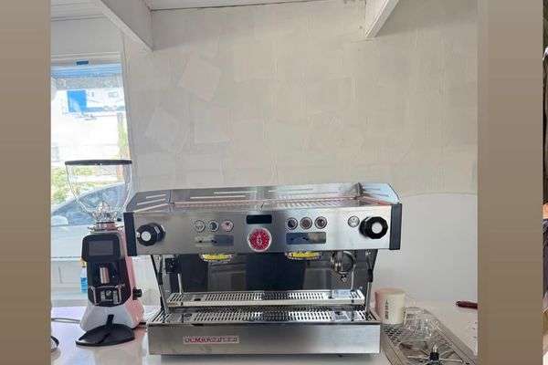 Azienda in vendita: Attività caffetteria, pasticceria e ristorazione (centro storico) a Pisa - Bar - Immagine principale
