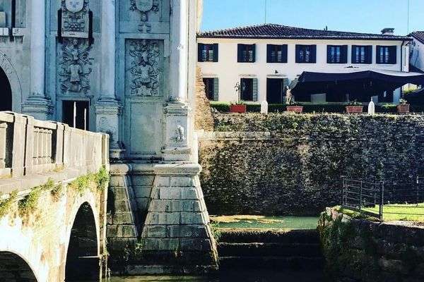 Azienda in vendita: Cedesi attività di affittacamere e locazione turistica a Treviso a Treviso - Affittacamere - Immagine principale