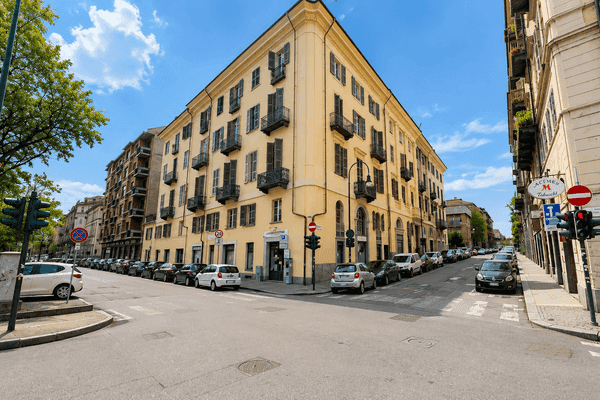 Azienda in vendita: CEDESI RISTORANTE STREET FOOD PUGLIESE a Torino - Ristoranti - Immagine principale