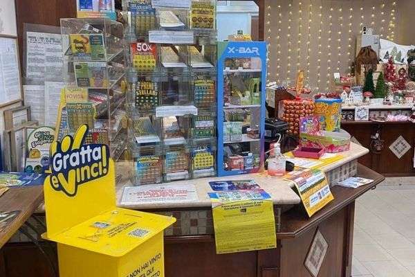 Azienda in vendita: Tabaccheria avviata con 25 anni di attività (muri inclusi) a Novafeltria - Tabaccherie - Immagine principale