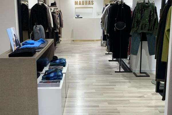 Azienda in vendita: CESSIONE STORICA ATTIVITÀ DI ABBIGLIAMENTO MULTIBRAND – TERAMO  a Teramo - Negozi - abbigliamento - Immagine principale