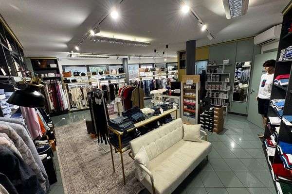 Azienda in vendita: Negozio abbigliamento uomo donna e accessori  a Roddi - Negozi - abbigliamento - Immagine principale