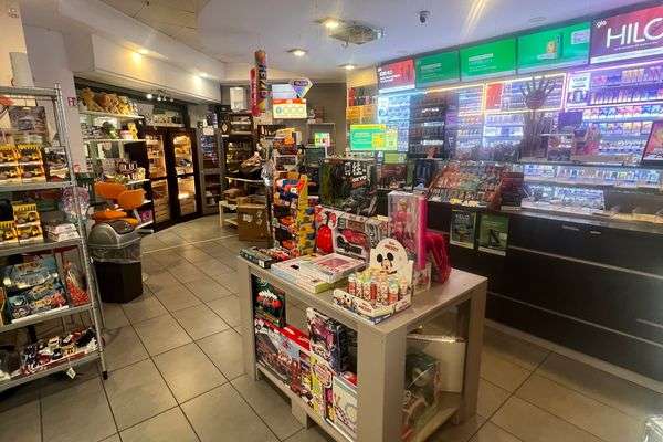 Azienda in vendita: Tabaccheria in piccolo centro commerciale in ristrutturazione  a Brugherio - Tabaccherie - Immagine principale
