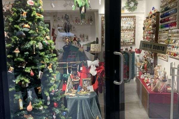 Azienda in vendita: Boutique di decorazioni natalizie in vetro artigianali   a Siena - Altro - Immagine principale