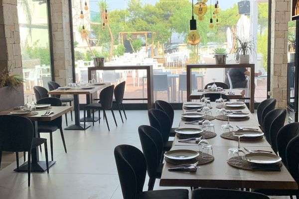 Azienda in vendita: Ristorante e casa vacanze fronte mare a Taranto - Ristoranti - Immagine principale