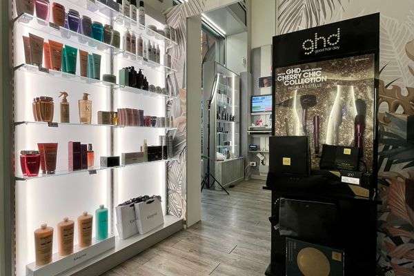 Azienda in vendita: Vendita attività di parrucchiere unisex  a Bologna - Parrucchieri - Immagine principale