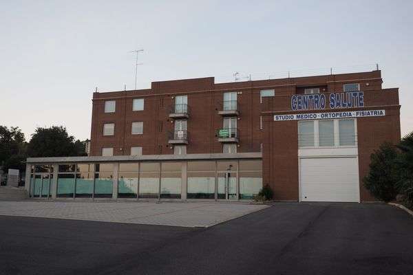 Azienda in vendita: Immobile uso commerciale attualmente ambulatorio fisiatrico a Monfalcone - Studi Medici e Poliambulatori - Immagine principale