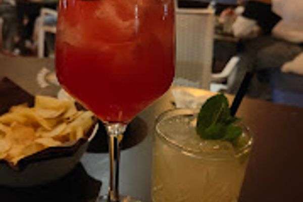 Azienda in vendita: Ristorante e pub storico vicino al mare a Camaiore - Ristoranti - Immagine principale