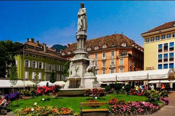 Azienda in vendita: Scuola di inglese a Bolzano a Bolzano - Asili e Scuole - Immagine principale
