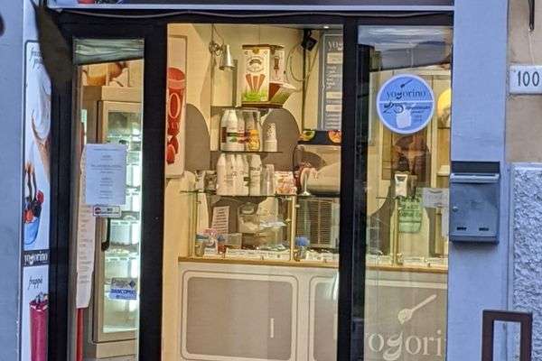 Azienda in vendita: Cessione Attività / Franchising Yogurteria  Frozen Yogurt  a Pontassieve - Gelaterie - Immagine principale