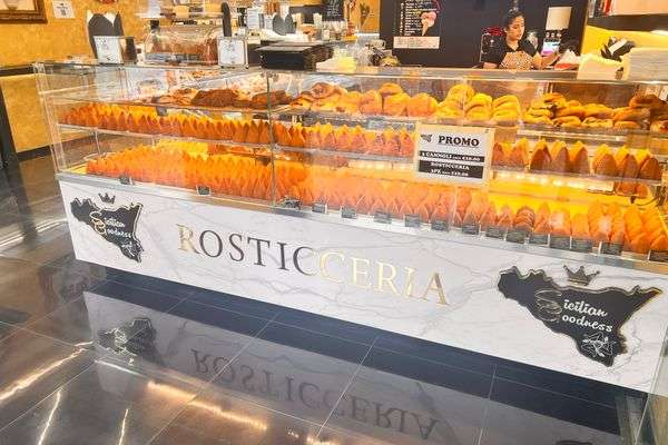 Azienda in vendita: In vendita attività di ristorazione siciliana avviata a Padova  a Padova - Bar - Immagine principale