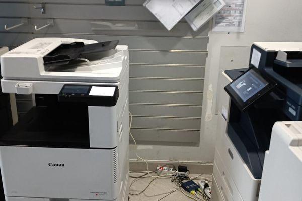 Azienda in vendita: Vendesi centro servizi fotocopie Caf e altri servizi zona Roma  a Roascio - Cartolerie e Copisterie - Immagine principale